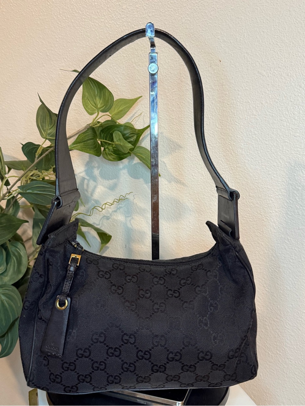 Gucci Black GG Canvas Shoulder Bag Hobo Handbag Leather Trim Vintage 92690